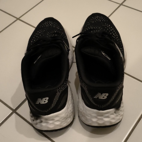 New Balance Shoes - Picture 5 of 6